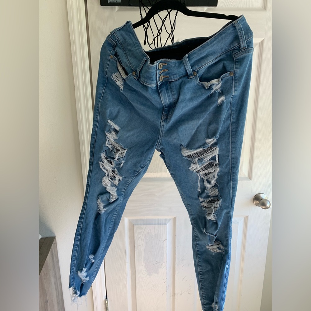 Torrid super soft jeggings. rips have white mesh under. Sz 20R.  Barely worn.